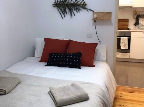 Apartamento T3 renovado no Bairro Alto em Lisboa- INVESTIDORES