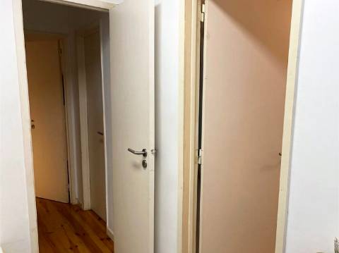 Apartamento T3 renovado no Bairro Alto em Lisboa- INVESTIDORES