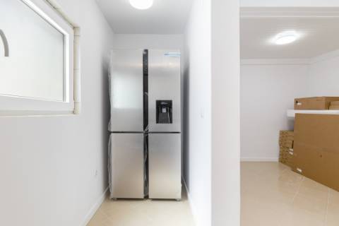 Atenção Investidores: 2 Moradias interligadas com logradouro, 9 quartos, Rentabilidade Garantida de 7,5%, Junto ao Polo Universitário da Ajuda