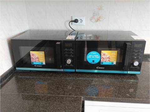 Atenção Investidores: 2 Moradias interligadas com logradouro, 9 quartos, Rentabilidade Garantida de 7,5%, Junto ao Polo Universitário da Ajuda