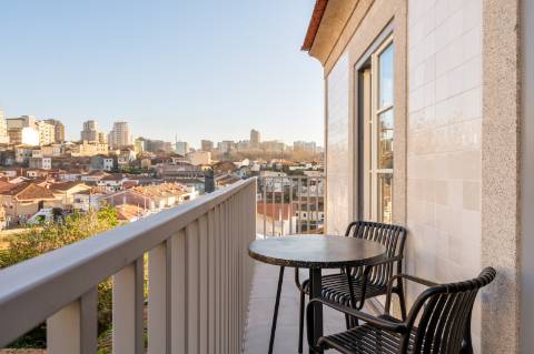 PALÁCIO DE FERVENÇA - OPORTUNIDADE DE INVESTIMENTO NO PORTO