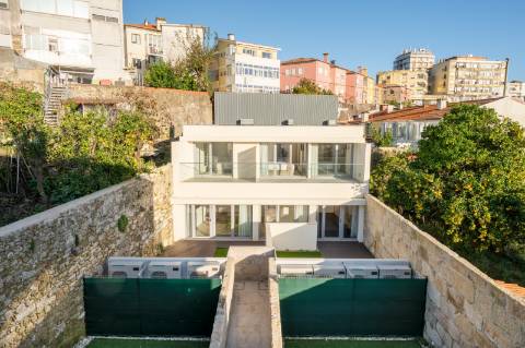 PALÁCIO DE FERVENÇA - OPORTUNIDADE DE INVESTIMENTO NO PORTO