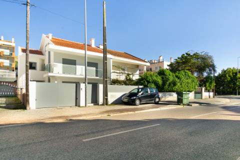 Moradia T4 na zona mais prestigiada da Costa da Caparica