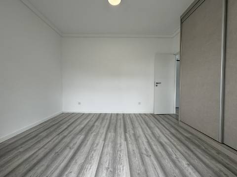 Charmoso apartamento T1 no coração do vibrante bairro de Arroios, em Lisboa.