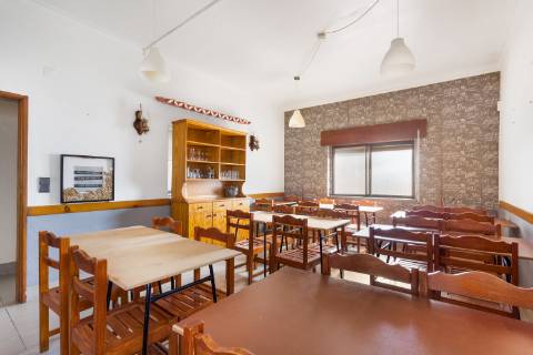 Restaurante na Charneca da Caparica pronto a funcionar