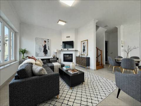 Moradia T3 com terraço e logradouro no centro da Ericeira