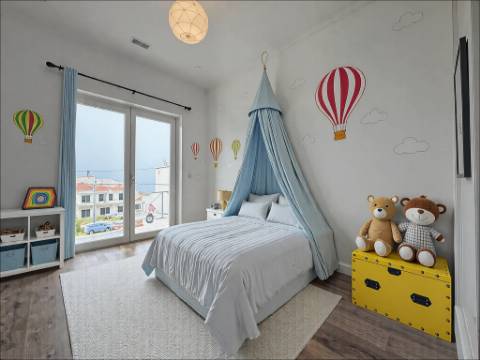 Moradia T3 com terraço e logradouro no centro da Ericeira