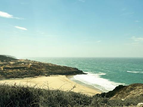 Moradia T3 com terraço e logradouro no centro da Ericeira