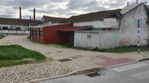 Edifício com imenso potencial no Centro do Montijo