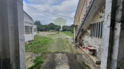 Edifício com imenso potencial no Centro do Montijo