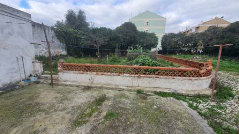 Edifício com imenso potencial no Centro do Montijo