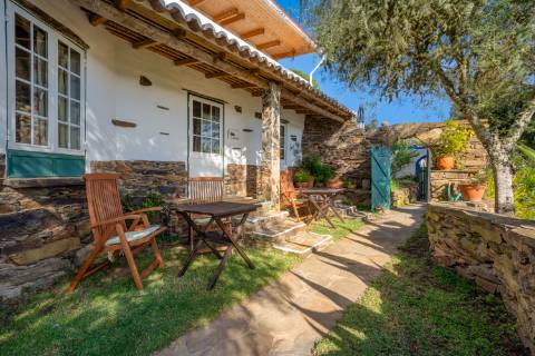 Monte na Barragem de Santa Clara - Odemira