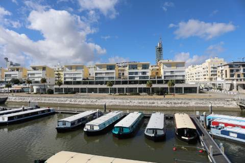 Loja no NEPTUNO Commercial Concept-Parque das Nações