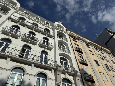 Apartamento T2 Duplex de Luxo - Condomínio ''Campo Grande 200''