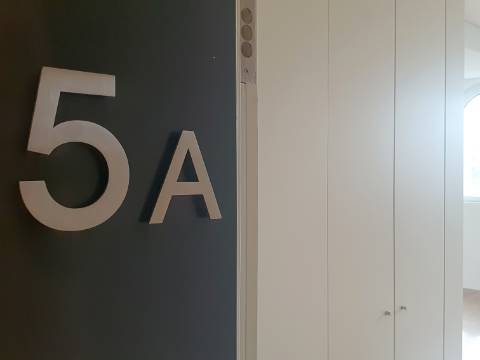 Apartamento T2 Duplex de Luxo - Condomínio ''Campo Grande 200''