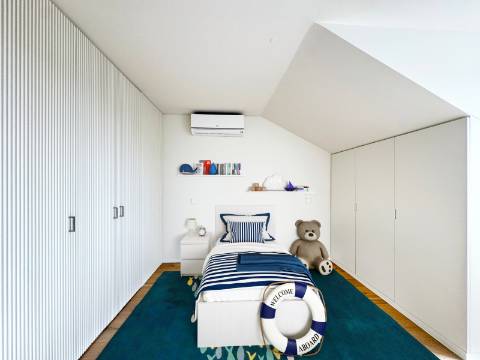 Apartamento T2 Duplex de Luxo - Condomínio ''Campo Grande 200''