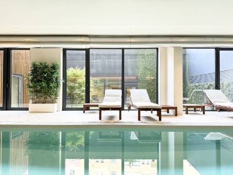 Apartamento T2 Duplex de Luxo - Condomínio ''Campo Grande 200''