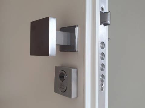 Apartamento T2 Duplex de Luxo - Condomínio ''Campo Grande 200''