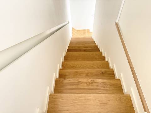 Apartamento T2 Duplex de Luxo - Condomínio ''Campo Grande 200''