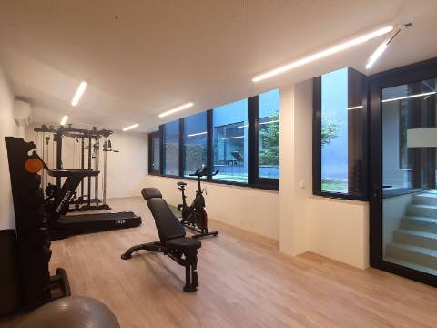 Apartamento T2 Duplex de Luxo - Condomínio ''Campo Grande 200''