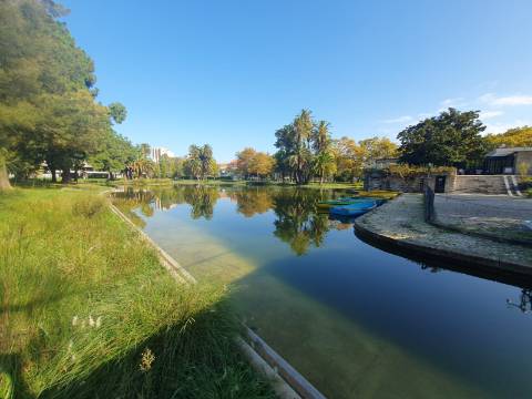 Apartamento T2 Duplex de Luxo - Condomínio ''Campo Grande 200''