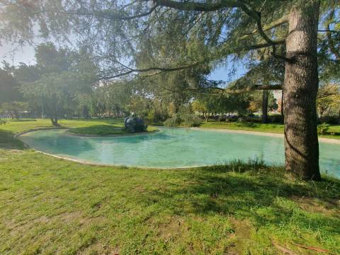 Apartamento T2 Duplex de Luxo - Condomínio ''Campo Grande 200''