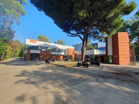 Apartamento T2 Duplex de Luxo - Condomínio ''Campo Grande 200''