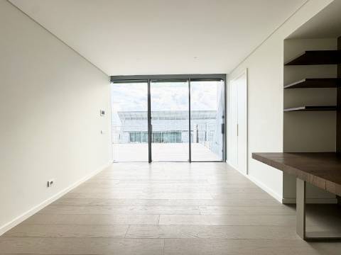 Viva o Tejo em Pleno - Apartamento T2 de Luxo com Terraço no Prata Riverside Village