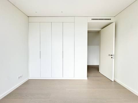 Viva o Tejo em Pleno - Apartamento T2 de Luxo com Terraço no Prata Riverside Village