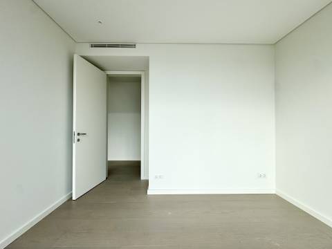 Viva o Tejo em Pleno - Apartamento T2 de Luxo com Terraço no Prata Riverside Village