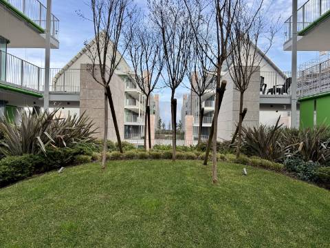 Viva o Tejo em Pleno - Apartamento T2 de Luxo com Terraço no Prata Riverside Village