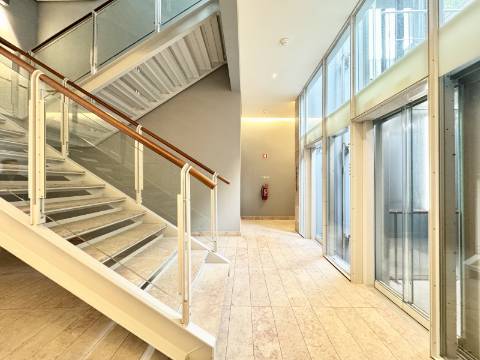 Viva o Tejo em Pleno - Apartamento T2 de Luxo com Terraço no Prata Riverside Village