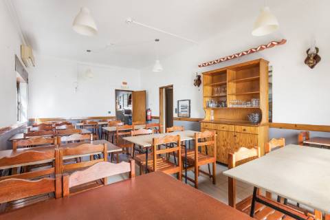 Restaurante na Charneca da Caparica pronto a funcionar