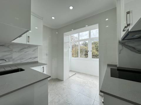 Charmoso apartamento T1 no coração do vibrante bairro de Arroios, em Lisboa.