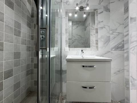 Charmoso apartamento T1 no coração do vibrante bairro de Arroios, em Lisboa.