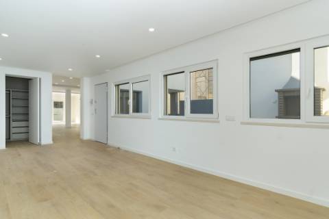 Moradia T4 na zona mais prestigiada da Costa da Caparica