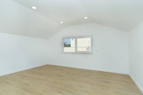 Moradia T4 na zona mais prestigiada da Costa da Caparica