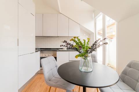 Apartamento Remodelado na Graça com Vista de Rio