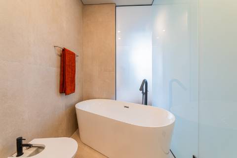 Apartamento T3 com espaçosa varanda estilo Pombalino - Av. da Liberdade, Lisboa