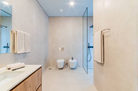 Apartamento T3 com espaçosa varanda estilo Pombalino - Av. da Liberdade, Lisboa