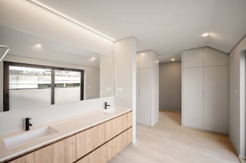 Apartamento Penthouse Duplex na Avenida da Liberdade - Elegância e Sofisticação