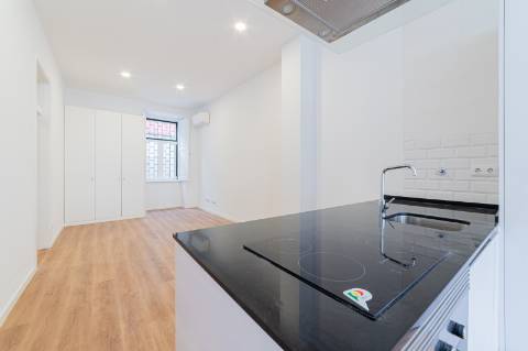 Apartamento em remodelação na zona da Graça