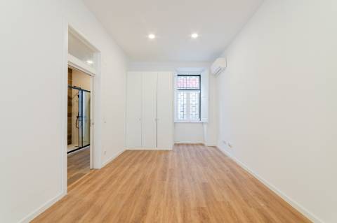 Apartamento em remodelação na zona da Graça