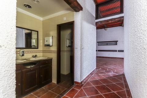 Solar situado no centro de Figueiró dos vinhos, na Praça do Município.