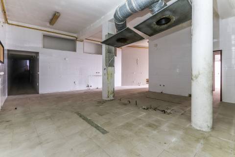 Solar situado no centro de Figueiró dos vinhos, na Praça do Município.