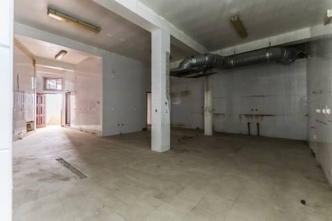 Solar situado no centro de Figueiró dos vinhos, na Praça do Município.