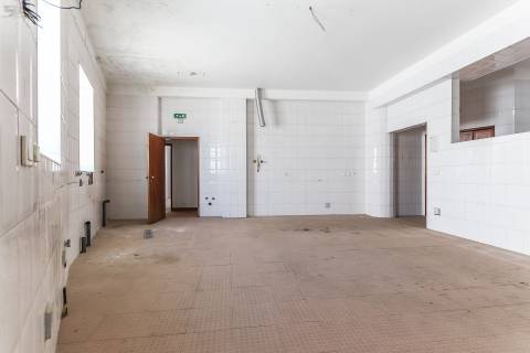 Solar situado no centro de Figueiró dos vinhos, na Praça do Município.