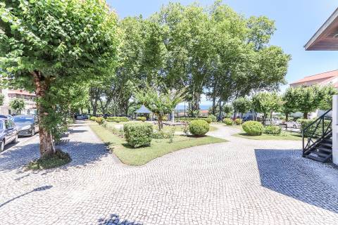 Solar situado no centro de Figueiró dos vinhos, na Praça do Município.