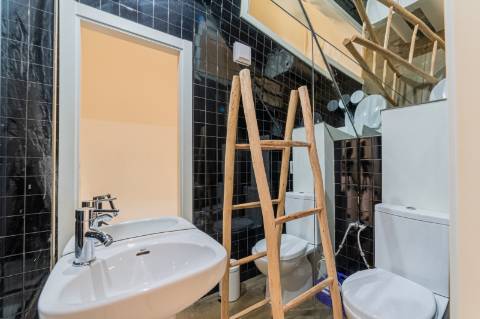 T2 Duplex com Licença de Alojamento Local e Vista Deslumbrante sobre o Tejo Entre Alfama e Graça