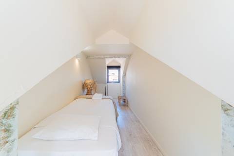 T2 Duplex com Licença de Alojamento Local e Vista Deslumbrante sobre o Tejo Entre Alfama e Graça